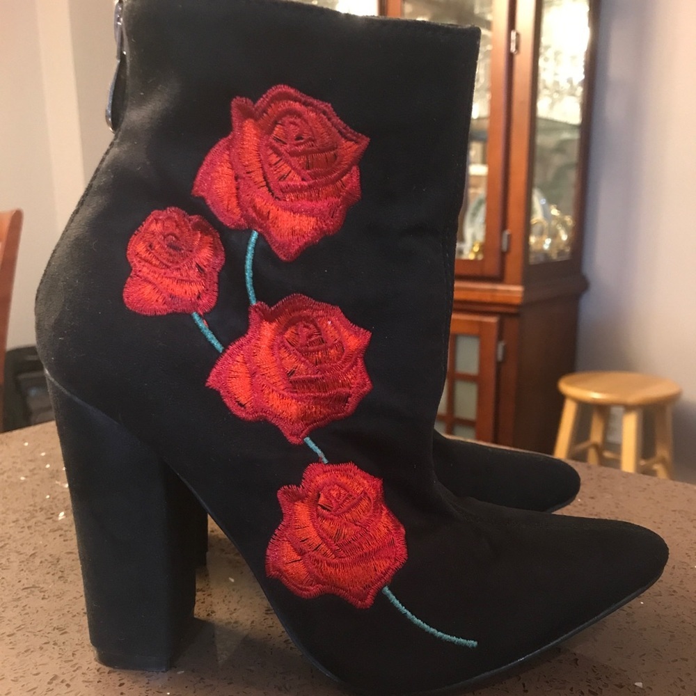 Cape Robbin women’s 6 ankle booties, embroidered, black and red